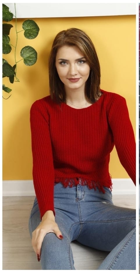 Lady Crop Tassel Sweater